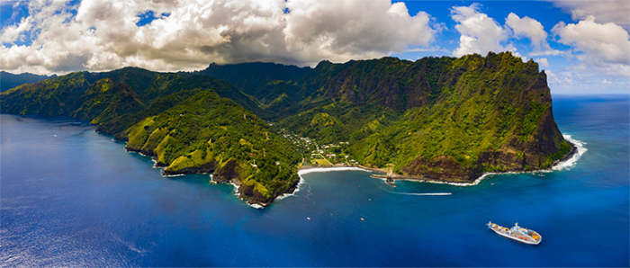 Aranui at sea cruise in the Marquesas Islands