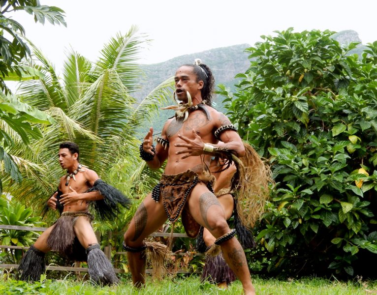 song and dance cruise in the Marquesas Islands
